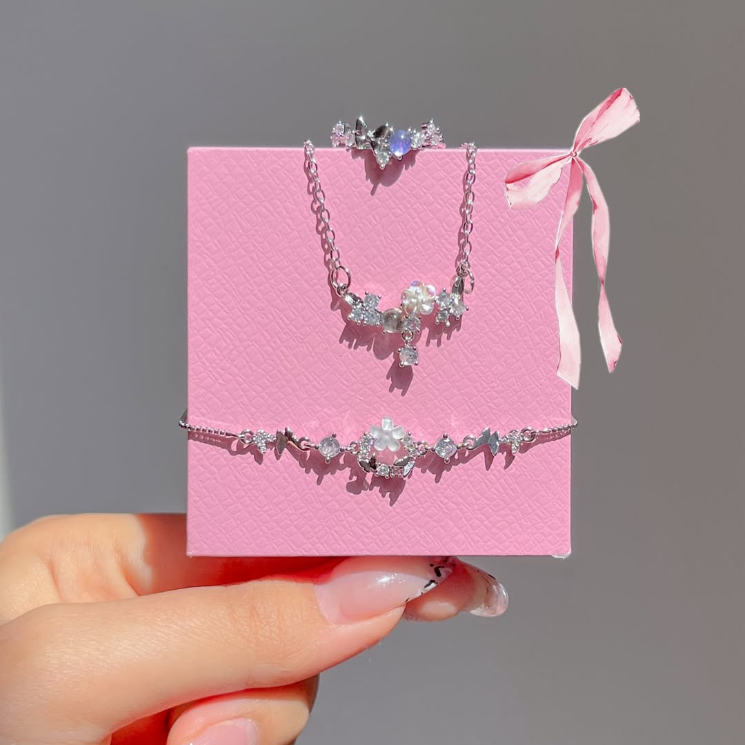 نیمست ظریف و پینترستی دخترانه پروانه و گل