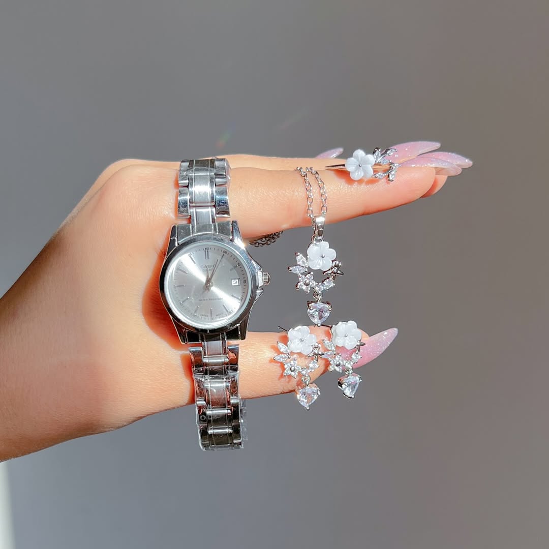 ساعت مچی دخترانه از برد کا.سیو